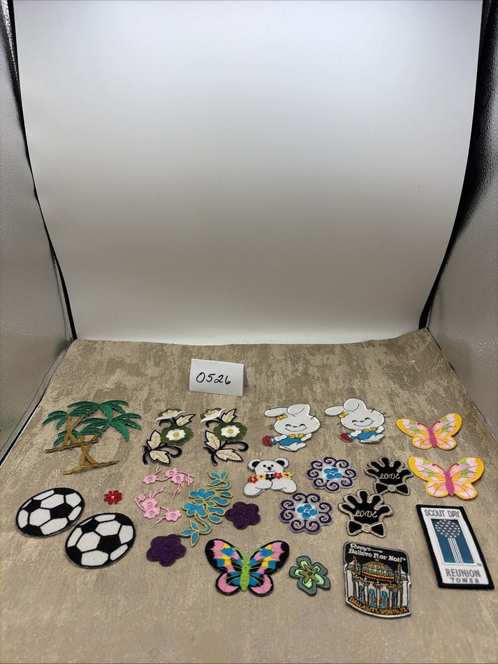 23 Pcs Random Assorted Embroidered Iron on Patches, Cute Sewing Applique for Jac